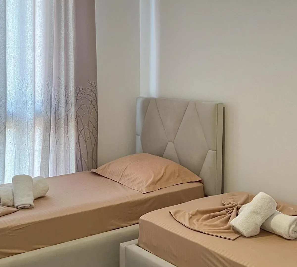 Arlis New Apartment Tirana 0*,  Albanien